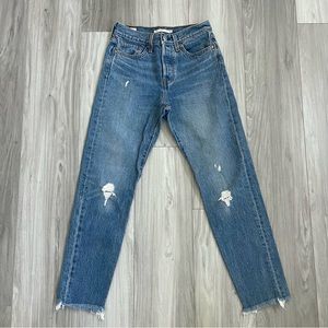 Levi’s Premium Wedgie Fit Straight Leg Raw Hem Distressed Jeans Size 25
